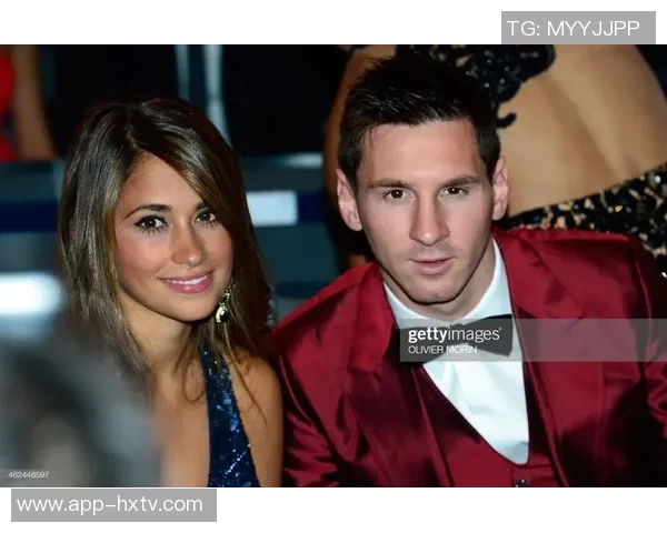 梅西坦言情感表达困难仍愿为安东内拉准备花朵重温初吻甜蜜回忆